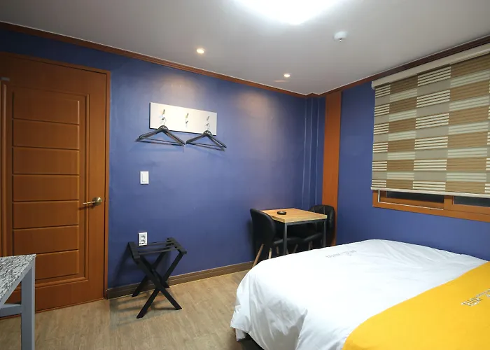 Business Station Motel